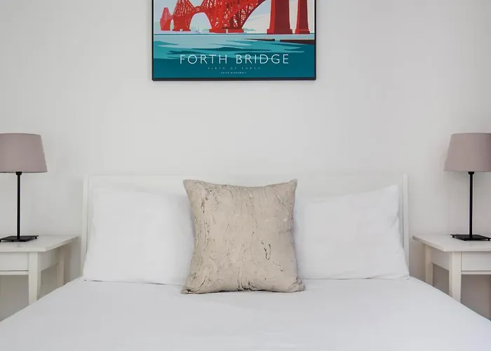 Modern Grassmarket Apartment